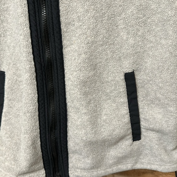 Alpine Tek by Palmetto’s Women’s Light Gray Fleece Jacket - Picture 3 of 6